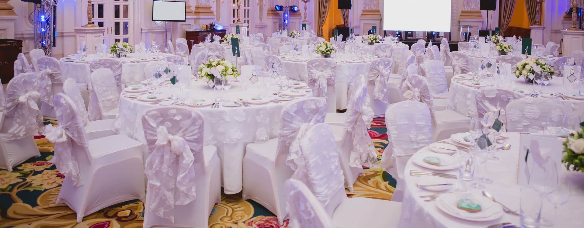 Location table et chaise pour mariage  Wedding planner en Suisse